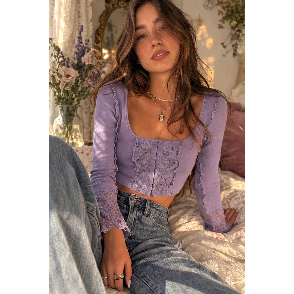 Forever 21 Women M Purple Cropped Long Sleeve Top Lace Trim Square Neck Y2K‎